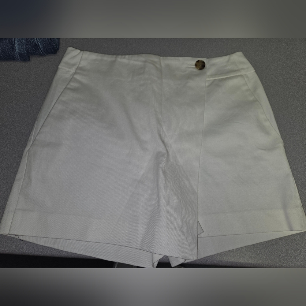 Elegant White Loft Women's Skort